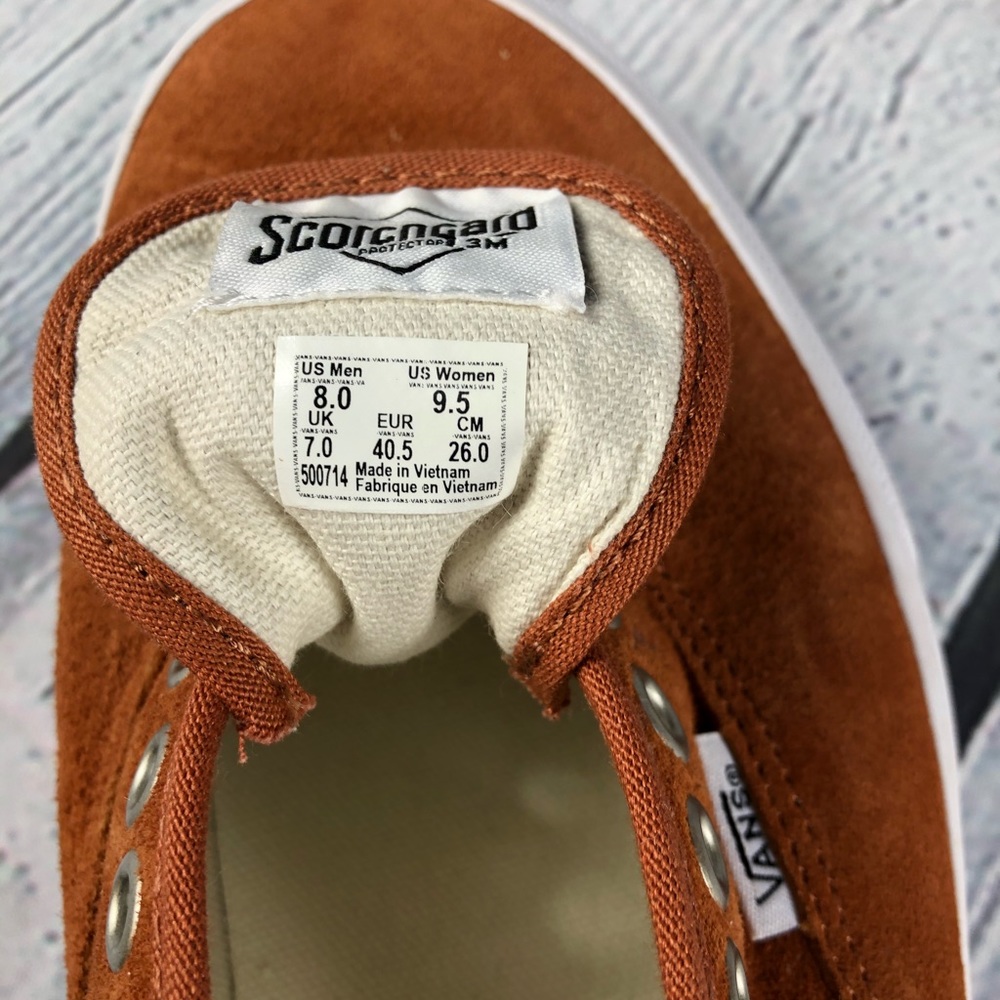Vans - Picture 5 of 8
